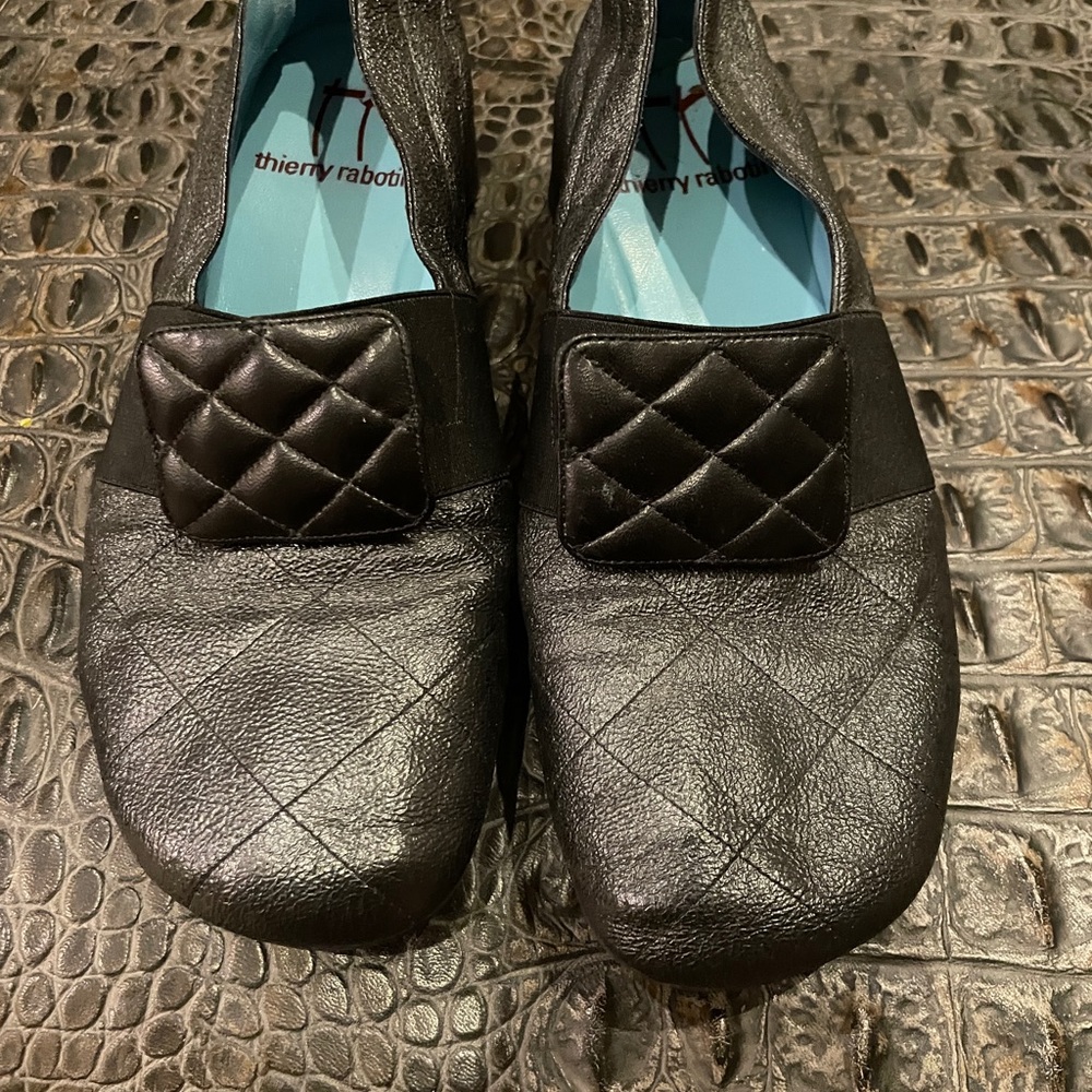Size 7.5 super comfy Thierry Rabotin silver/gray shoes